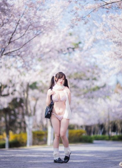 日韩精品一区av_JVID性感写真